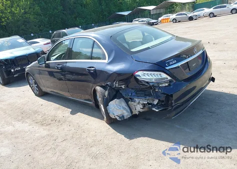 2016 Mercedes-Benz C 300 4Matic/Luxury 4Matic/Sport 4Matic z USA, uszkodzony, nr VIN 55SWF4KB9GU138872